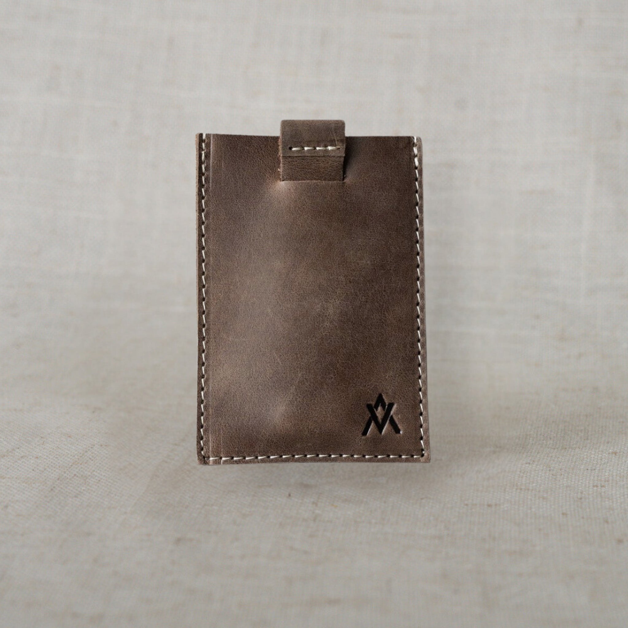 Lateral Pull-Up Wallet