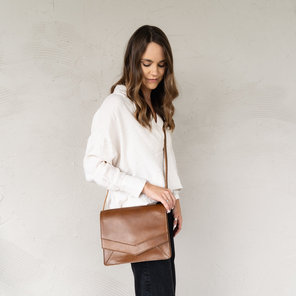 Woman wearing Elevate Crossbody 