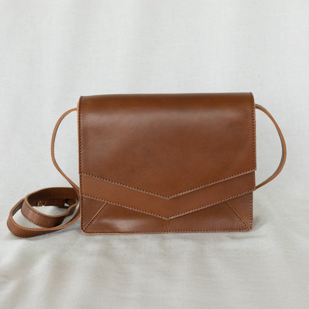 Elevate Crossbody in Chestnut